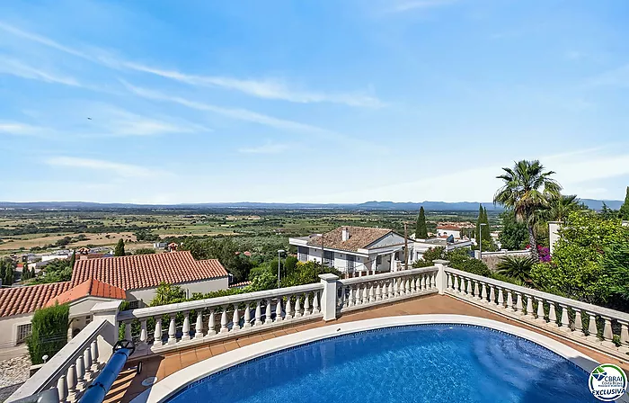 Can Isaac – Insiders know exactly why they want to live here!