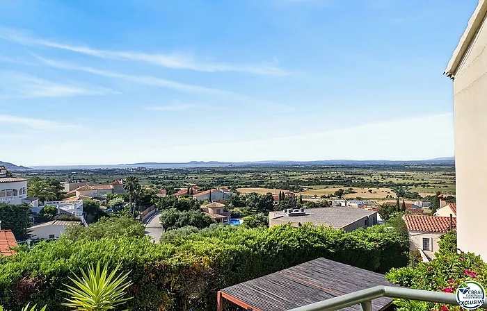 Can Isaac – Insiders know exactly why they want to live here!