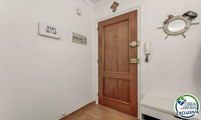 Charming apartment in the center of Roses, 200 m from the beach