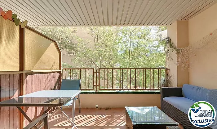 Charming apartment in the center of Roses, 200 m from the beach