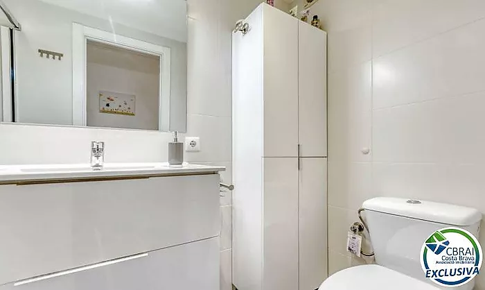 Charming apartment in the center of Roses, 200 m from the beach