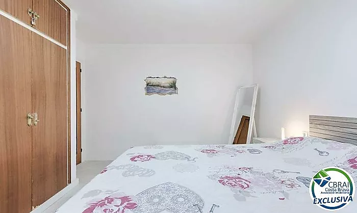 Charming apartment in the center of Roses, 200 m from the beach