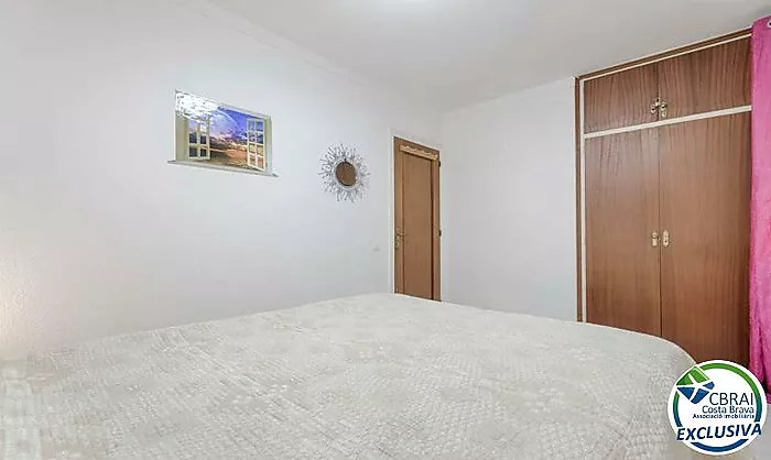 Charming apartment in the center of Roses, 200 m from the beach