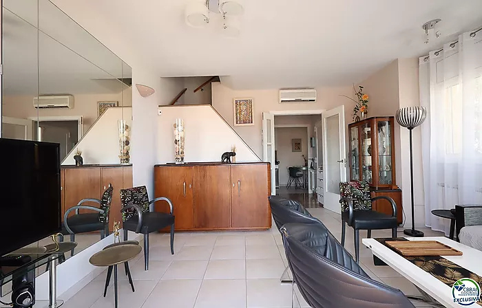 A solo 300 metros del mar: hogar con encanto en La Farella