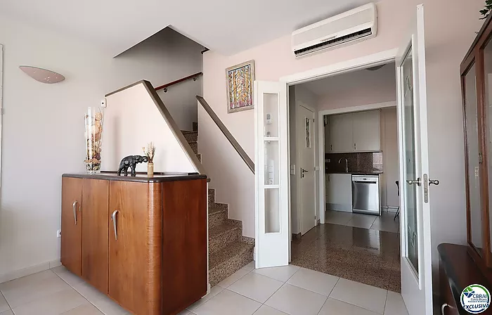 A solo 300 metros del mar: hogar con encanto en La Farella