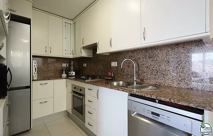 A solo 300 metros del mar: hogar con encanto en La Farella