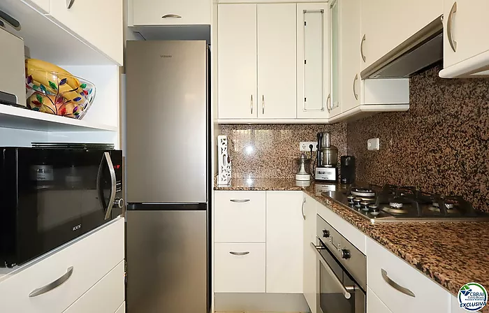 A solo 300 metros del mar: hogar con encanto en La Farella