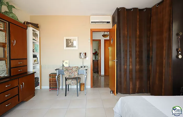 A solo 300 metros del mar: hogar con encanto en La Farella