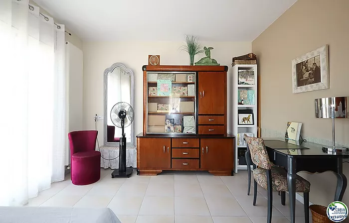A solo 300 metros del mar: hogar con encanto en La Farella