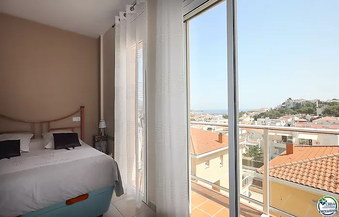 A solo 300 metros del mar: hogar con encanto en La Farella