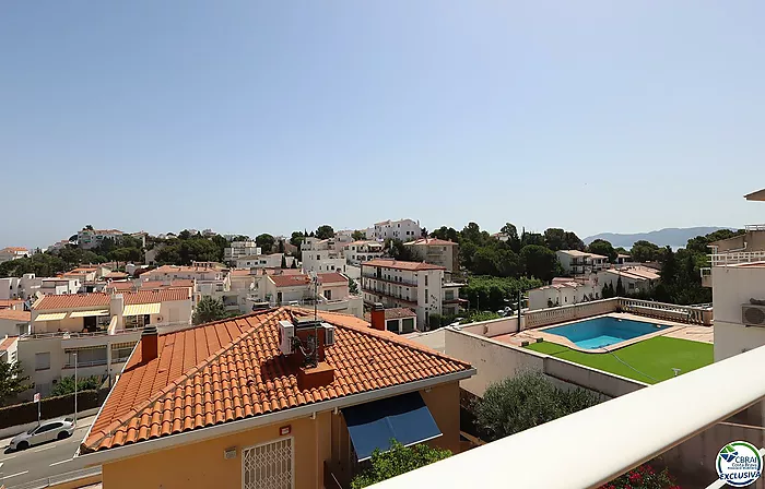 A solo 300 metros del mar: hogar con encanto en La Farella