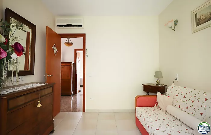 A solo 300 metros del mar: hogar con encanto en La Farella