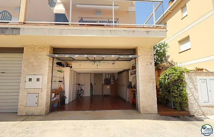 A solo 300 metros del mar: hogar con encanto en La Farella