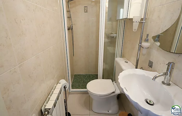 A solo 300 metros del mar: hogar con encanto en La Farella