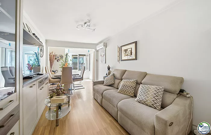 Apartment in the Heart of the Town Centre, Just 250 Metres from the Beach.