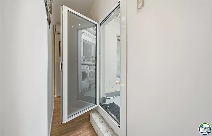 Apartment in the Heart of the Town Centre, Just 250 Metres from the Beach.