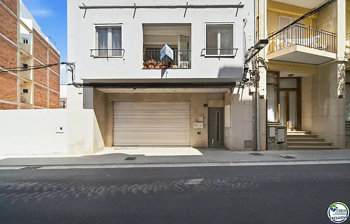 Apartment in the Heart of the Town Centre, Just 250 Metres from the Beach.