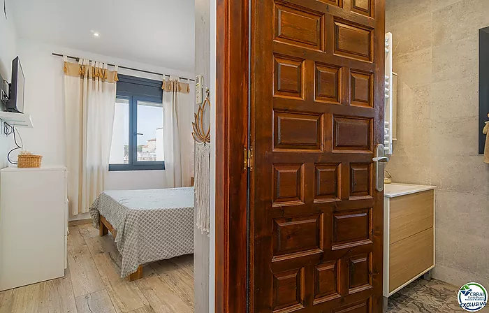 Stunning renovated house with pool in Empuriabrava