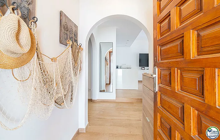 Stunning renovated house with pool in Empuriabrava