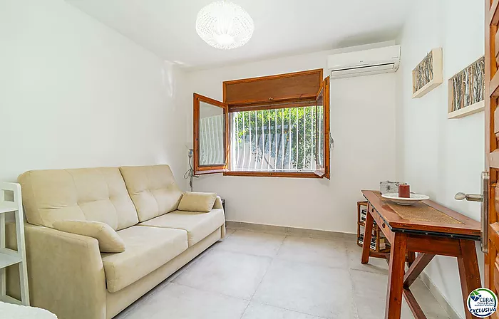 Stunning renovated house with pool in Empuriabrava