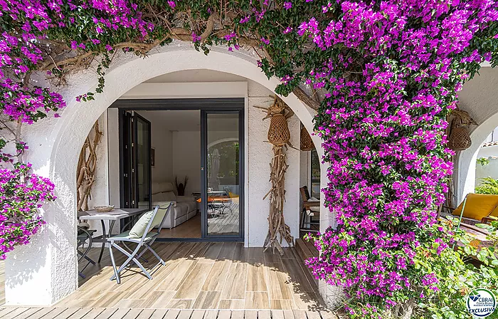 Stunning renovated house with pool in Empuriabrava