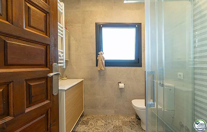 Stunning renovated house with pool in Empuriabrava