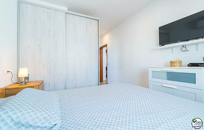 Stunning renovated house with pool in Empuriabrava