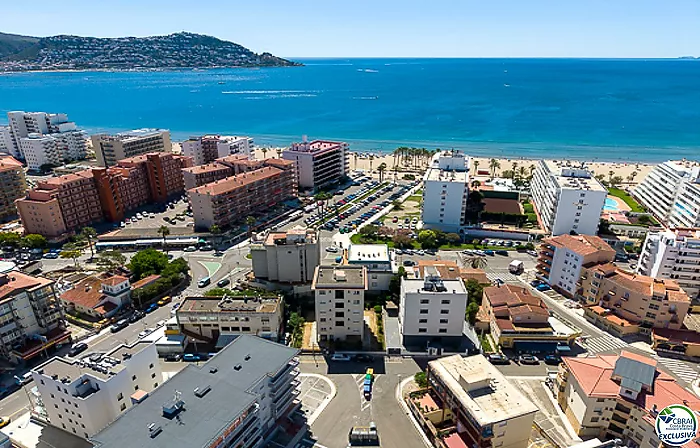 A 150 m. de la plage avec vue sur la mer, LICENCE TOURISTIQUE