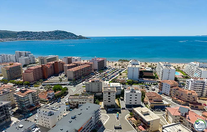 A 150 m. de la plage avec vue sur la mer, LICENCE TOURISTIQUE