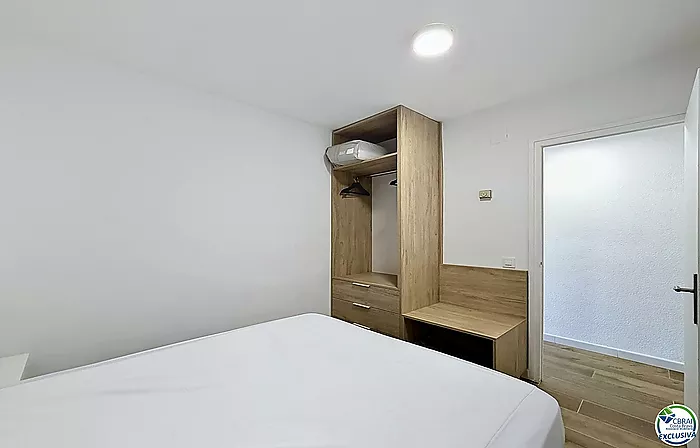 Renovated apartment with tourist license in the center of Rosas, 150m from the beach