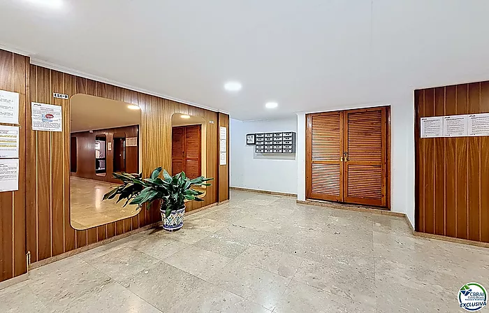 Renovated apartment with tourist license in the center of Rosas, 150m from the beach