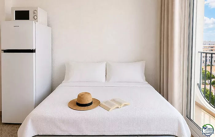 **Estudio en Delta Muga Con Licencia Turistica y Parking – Empuriabrava, con vistas despejadas**
