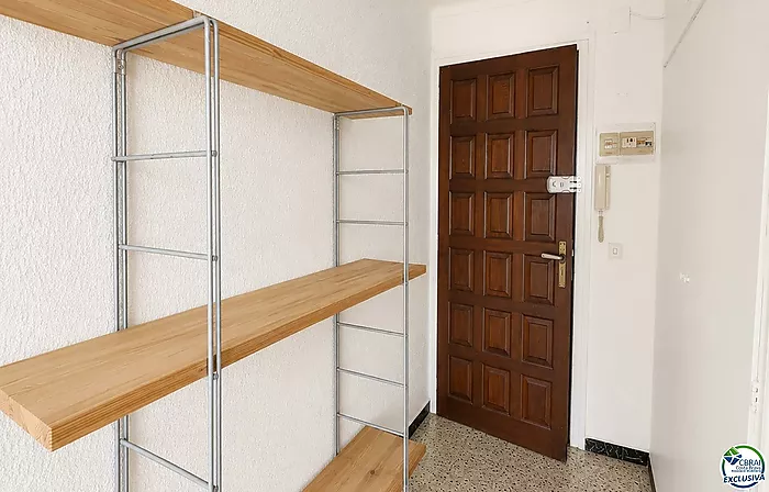 **Estudio en Delta Muga Con Licencia Turistica y Parking – Empuriabrava, con vistas despejadas**