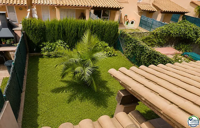 Bonita casa en la entrada de Empuriabrava