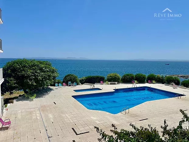 Charming apartment located in the sought-after Phare area