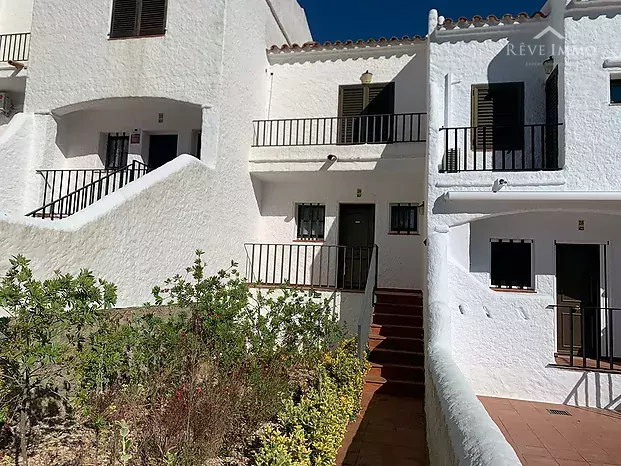 Pretty Apartment at Roses Puig Rom in an idyllic setting with a tourist license