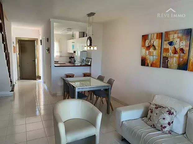 Pretty Apartment at Roses Puig Rom in an idyllic setting with a tourist license