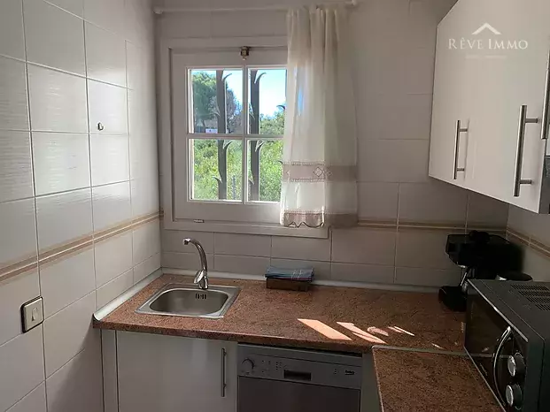 Pretty Apartment at Roses Puig Rom in an idyllic setting with a tourist license