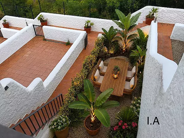 Pretty Apartment at Roses Puig Rom in an idyllic setting with a tourist license