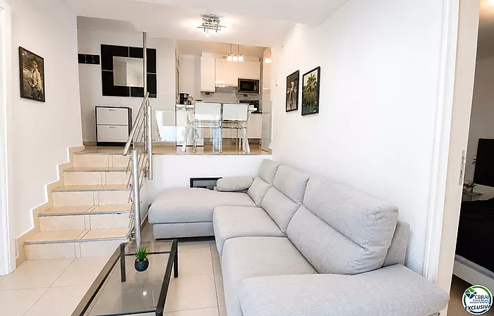 Apartment with 2 bedrooms in first line of the sea