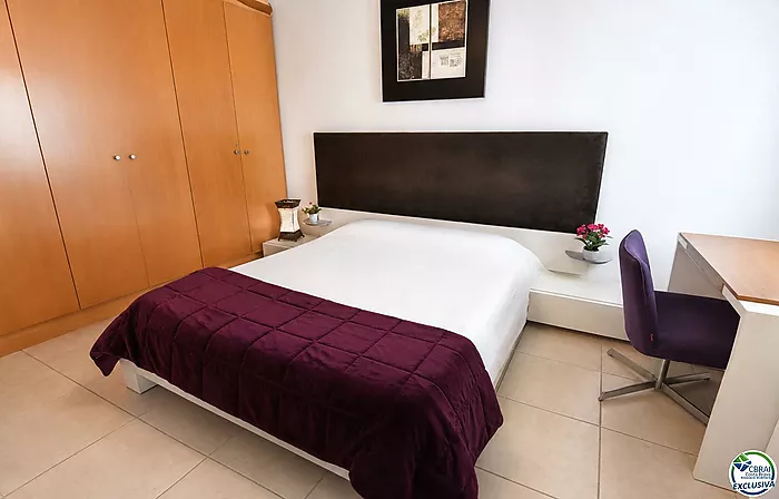 Apartment with 2 bedrooms in first line of the sea