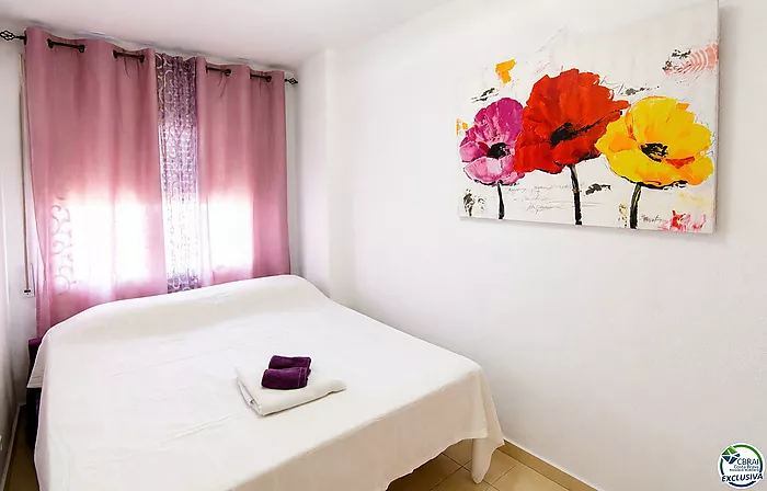 Apartment with 2 bedrooms in first line of the sea
