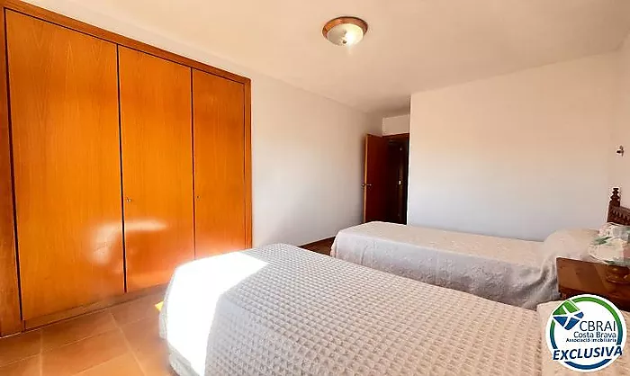GRAN RESERVA 2-bedroom apartment with swimming pools, gardens and tourist licence, just 100 metres from the beach