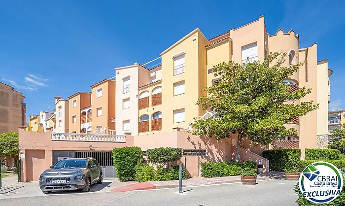 GRAN RESERVA 2-bedroom apartment with swimming pools, gardens and tourist licence, just 100 metres from the beach
