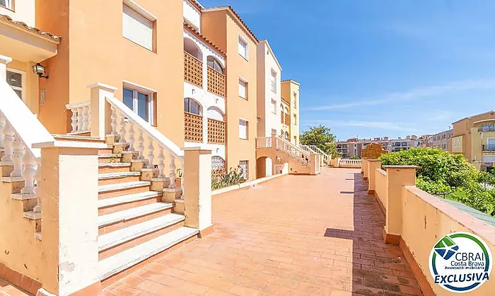 GRAN RESERVA 2-bedroom apartment with swimming pools, gardens and tourist licence, just 100 metres from the beach