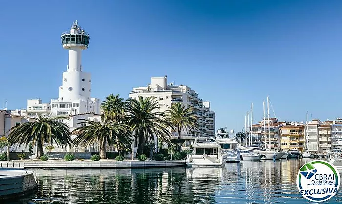GRAN RESERVA 2-bedroom apartment with swimming pools, gardens and tourist licence, just 100 metres from the beach