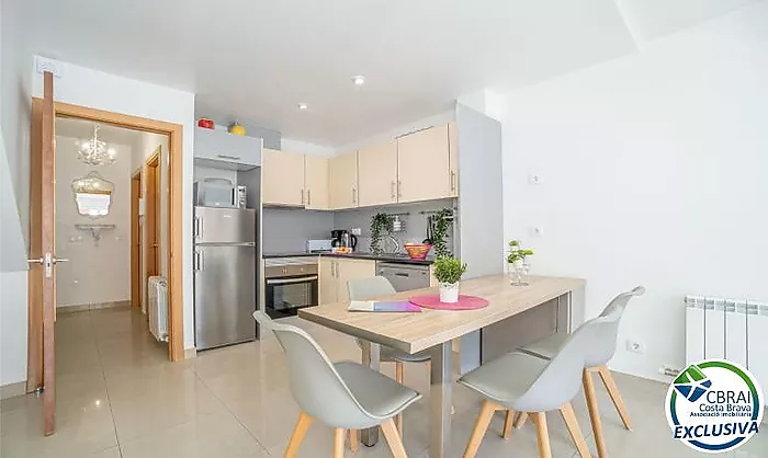 PUIGMAL Cozy house with a garage, a sunny terrace and a tourist license
