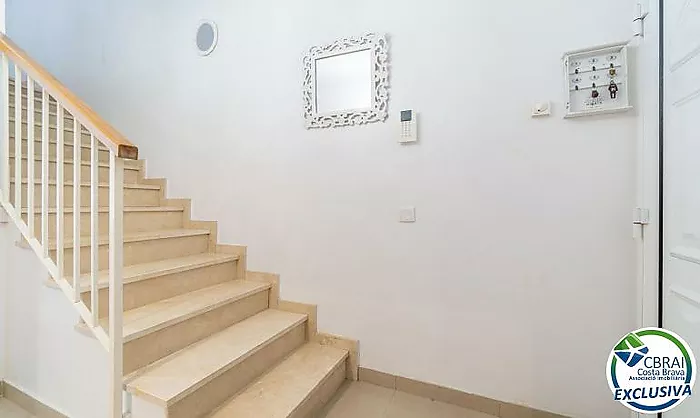 PUIGMAL Cozy house with a garage, a sunny terrace and a tourist license