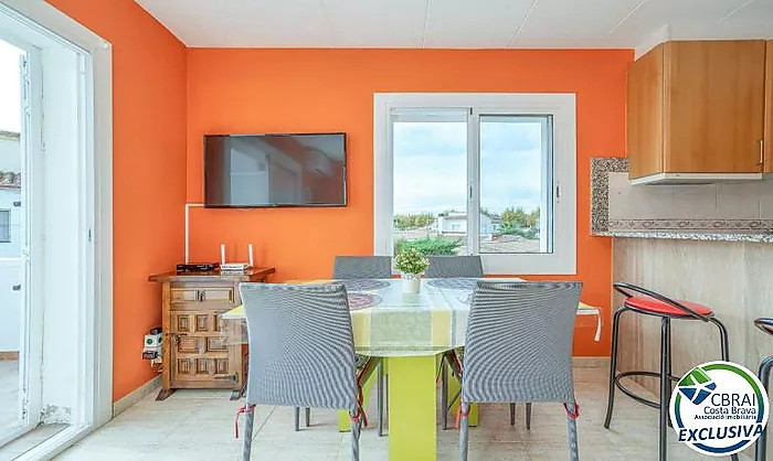 BAHIA Apartment with terrace and outdoor parking space in an excellent location, just 150 m from the beach and with a tourist rental licence