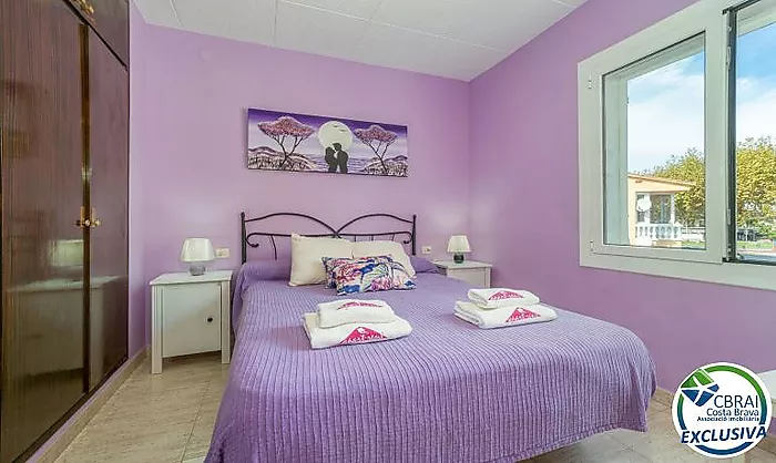 BAHIA Apartment with terrace and outdoor parking space in an excellent location, just 150 m from the beach and with a tourist rental licence